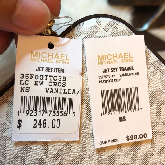 Michael Kors Jet Set Crossbody Vanilla Acorn Set - Picture 8 of 8